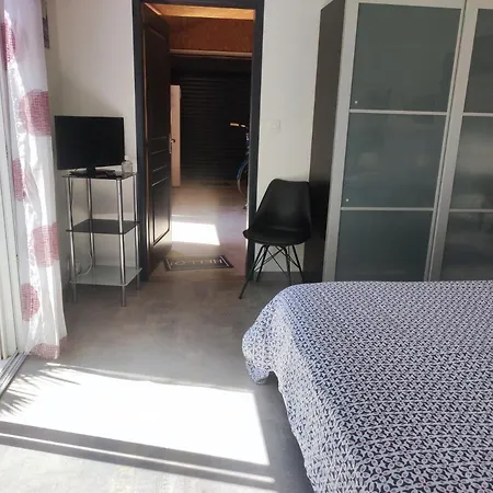 Et Salle D'eau Dans Dependance 20 M2, Velos 게스트하우스 Les Sables-dʼOlonne