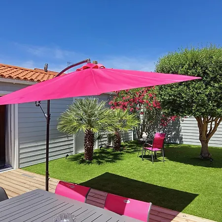 Et Salle D'eau Dans Dependance 20 M2, Velos 3* Les Sables-dʼOlonne