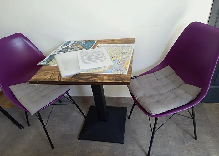 Et Salle D'eau Dans Dependance 20 M2, Velos 3*