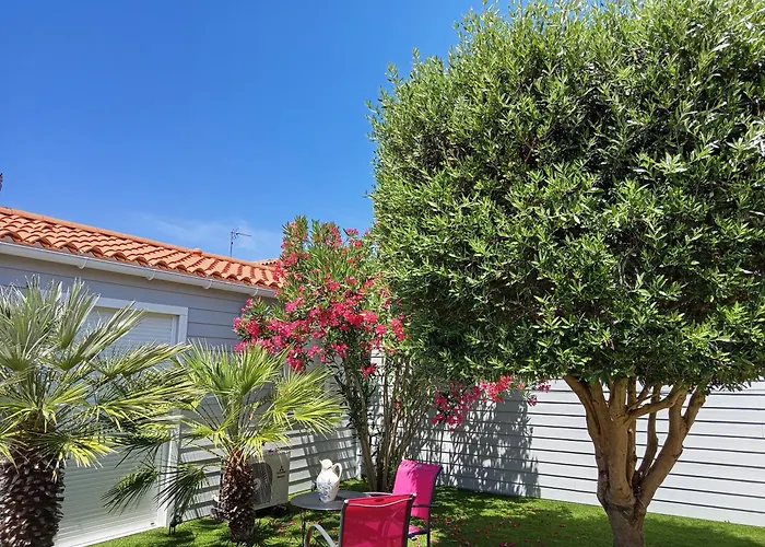 Maison d'hôtes Et Salle D'eau Dans Dependance 20 M2, Velos Les Sables-dʼOlonne